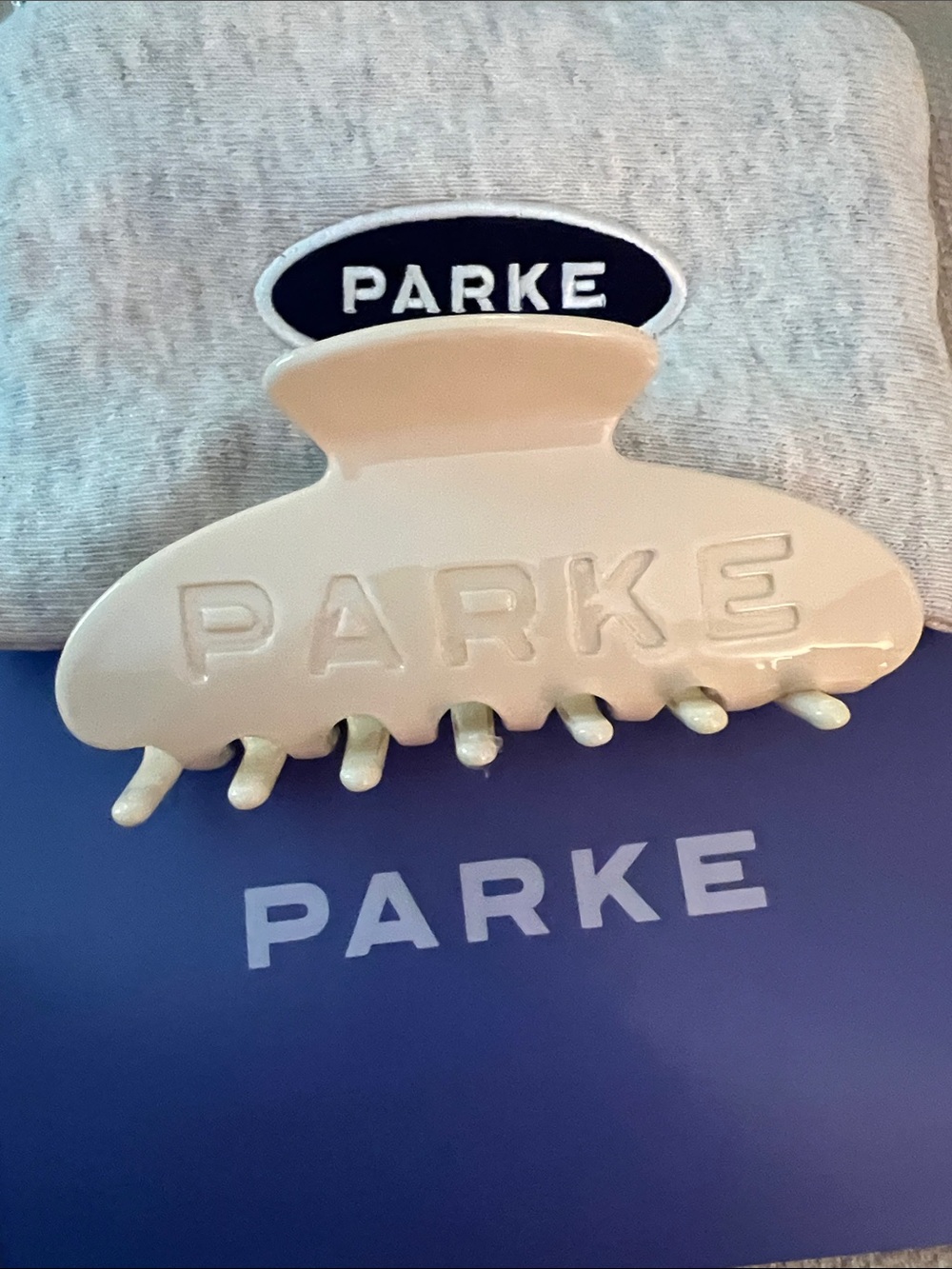 Parke Cream Hair Claw Clip and Zipper Pouch New In Bag NWT